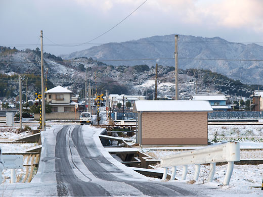 雪化粧した町